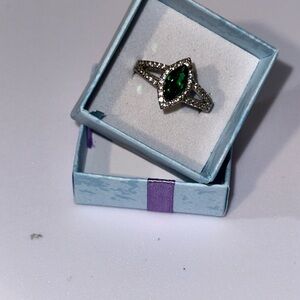 Bomb Party Elegant Silver and Green Marquise Ring 9